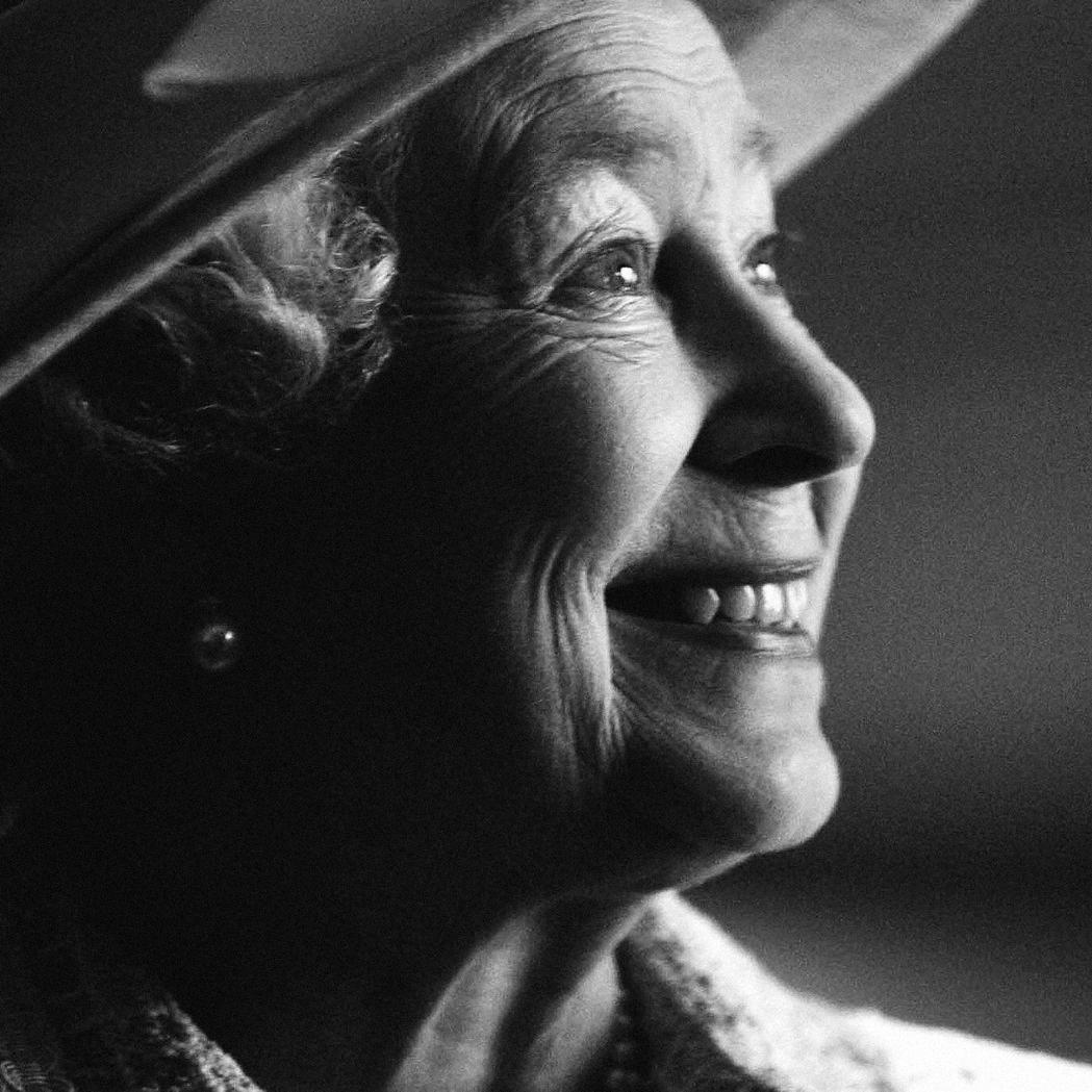 Chelsea Football Club is deeply saddened to learn of the passing of Her Majesty Queen Elizabeth II. We join those mourning in the UK and across the world.

We would like to send our condolences to the Royal Family and everyone affected by this very sad news.