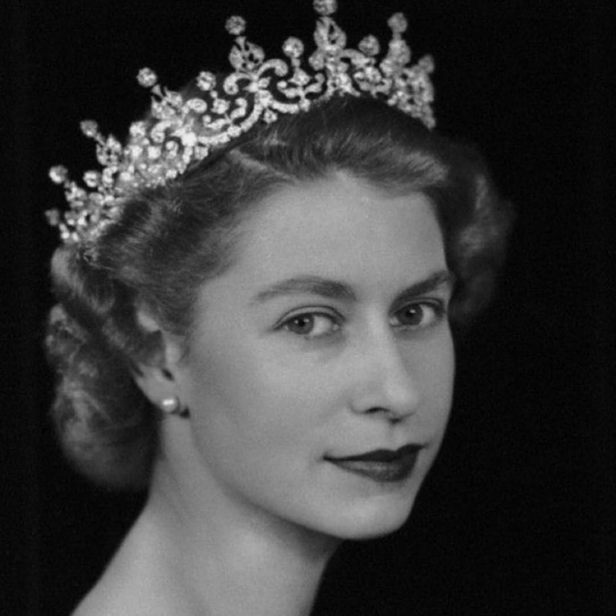 So saddened by the passing of our amazing queen! What a woman she was and after one year since the passing of Phillip, she’s reunited with him. Real life, love story. 💔
You were the heart of our country R.I.P Queen Elizabeth || 👑