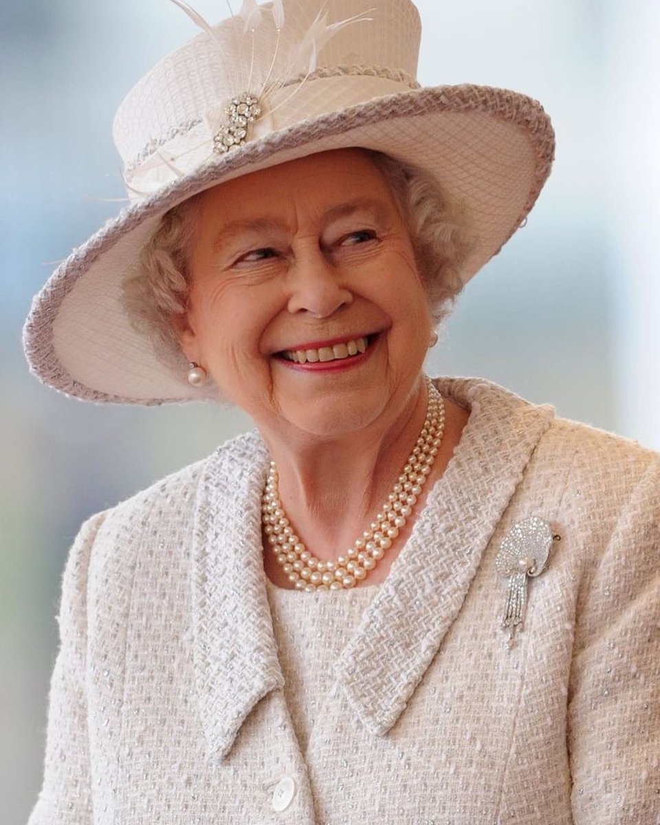 Queen Elizabeth II breathed her last today, aged 96, Buckingham Palace announces

The Queen's death ends the longest reign in British history. She was also the world's oldest head of state.

#QueenElizabeth #TheRoyals