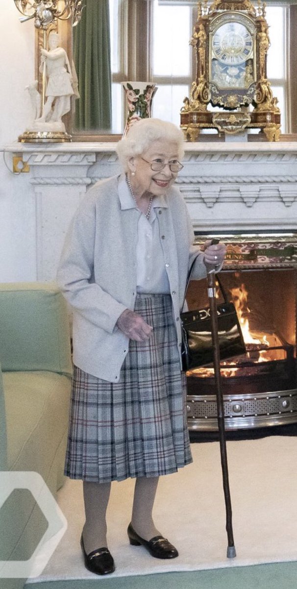 visegrad24's tweet photo. The final photo taken of Queen Elizabeth.

2 days ago https://t.co/tQr1akQhD5