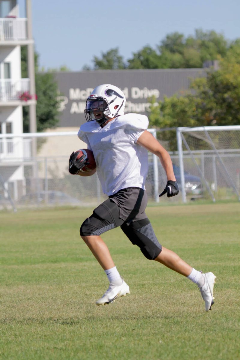 thebrandonsun's tweet image. Welcome to Wide Receiver High School. Class is now in session. No need to take a seat, but if opposing defensive backs aren’t careful, these Vincent Massey Vikings wideouts will make them wish they stayed on the bench.  bit.ly/3TWFQac #bdnmb