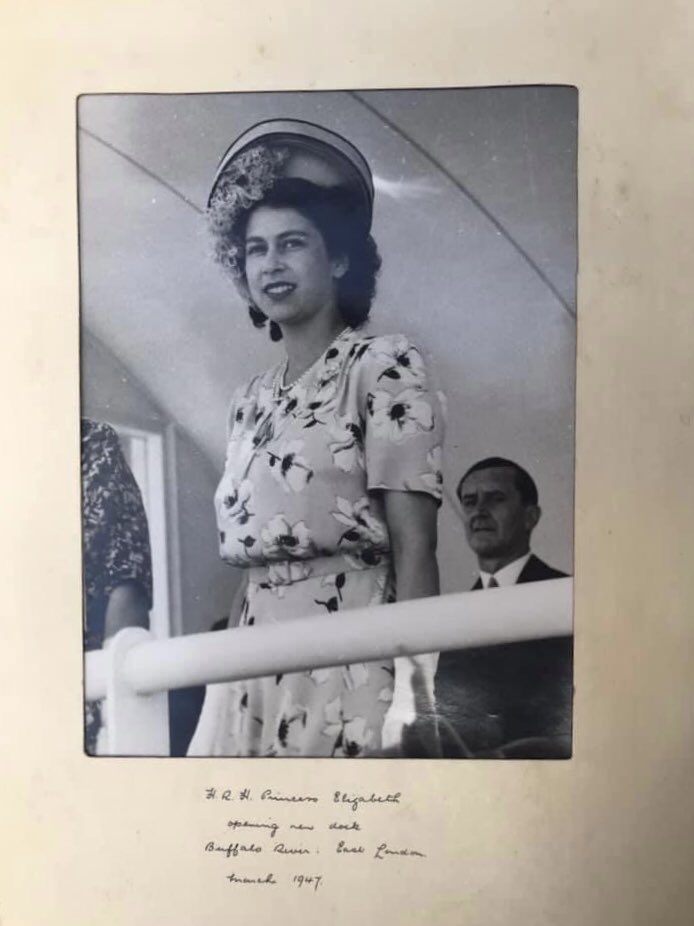 Loobeeloo1980's tweet photo. @RoyalFamily I found this photo of The Queen in a charity shop in Leeds when I was at Uni. I don’t even know why I bought it. It has been safe in a drawer for 21 years. Today feels like a good day to share it. #HerMajesty https://t.co/aKCI8FWAlt