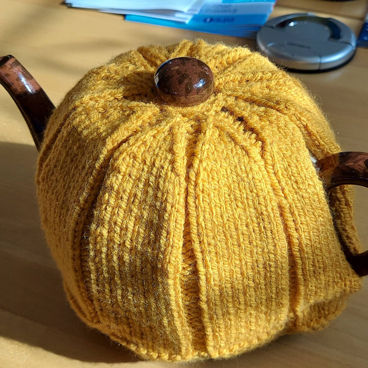 DLR_Libraries's tweet image. A gorgeous new tea cosy from #CabinteelyLibrary Knit Club.

#CabinteelyLife #CBF2022 #ChildrensBookFestival2022 #DlrLibraries #LoveLibraries #RightToRead