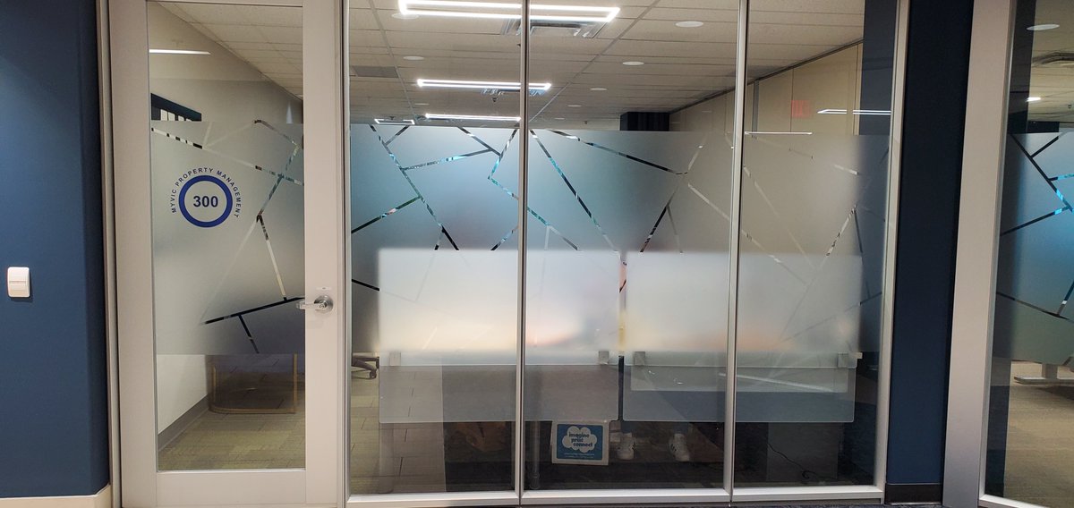 SuperTintltd's tweet photo. A stylish #abstract #frosted pattern with printed names and room numbers applied to various #offices.
#officedesigntrends #canterradevelopments #officespace #glassdesign https://t.co/14Mq6fWT8M