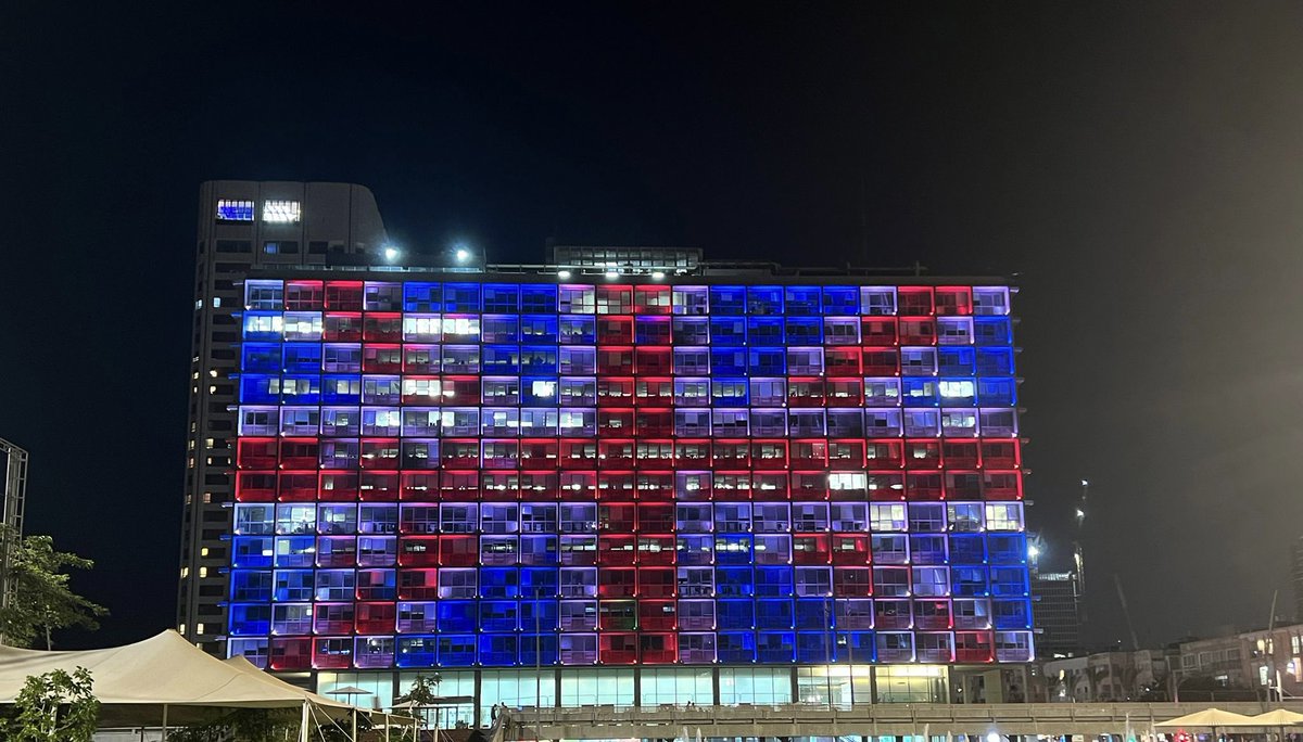 MayorOfTelAviv's tweet photo. I am deeply saddened at the passing of Queen Elizabeth II. Her Majesty’s legacy and accomplishments are an inspiration, not only to the British people, but the entire world. I extend my heartfelt condolences to the Royal Family and the people of the United Kingdom. https://t.co/lQacm8jMmB