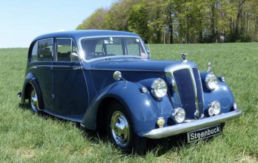 AC_Laugier's tweet photo. Le Range Rover était le carrosse préféré de sa Majesté. Mais c’est au volant d’une Daimler DB18 que la Reine avait appris à conduire. Sans avoir eu besoin de passer le permis. Les doc officiels étant émis « au nom de sa Majesté »
#Elizabeth2 #reineelizabeth https://t.co/RQliFhuWMr