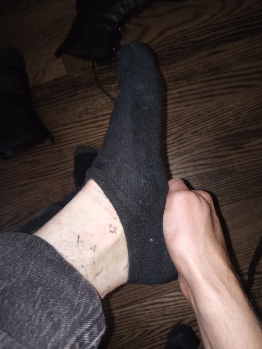 Both need to be rubbed down #feetfethish #footpics https://t.co/vUnnhAbEte<a href="/tag/feetfethish"class="tags">#feetfethish</a><a href="/tag/footpics"class="tags">#footpics</a>