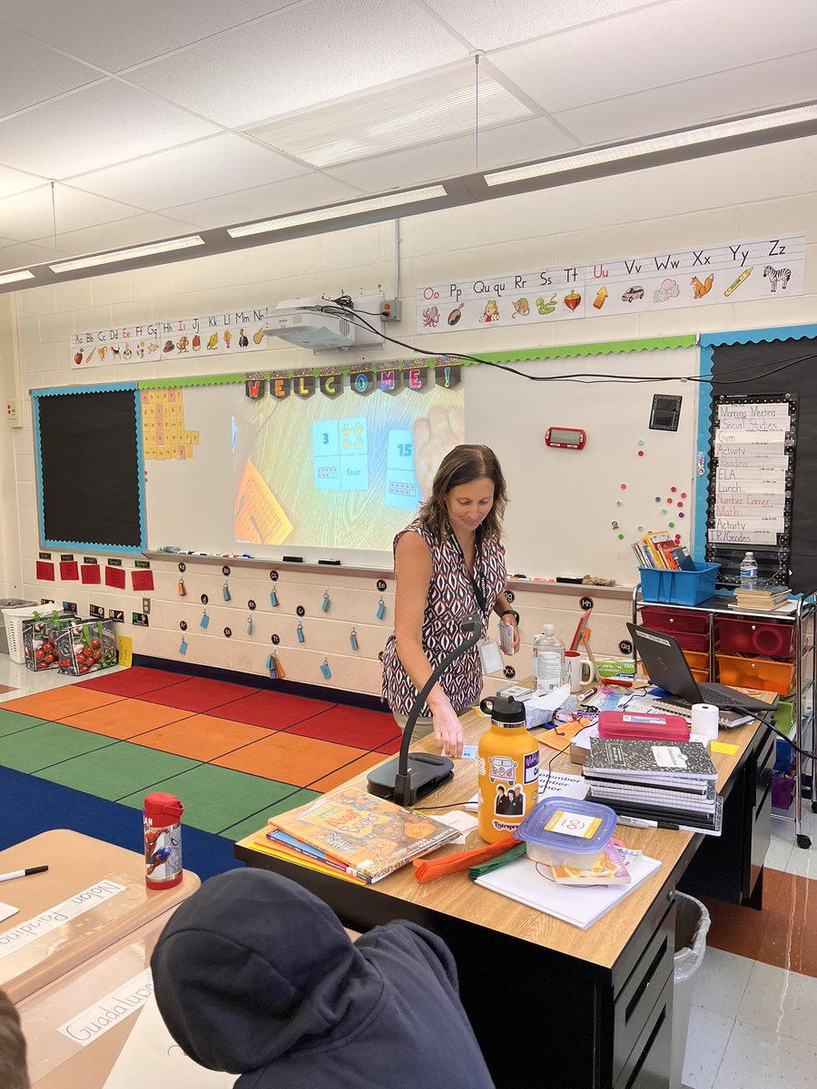 MrsGutierrezBF's tweet photo. Learning how to play #numtanga with Mrs. Schantzer. The game is mathematical spot-it. @gregtangmath @JayBilly2 @KBurke4242 https://t.co/AZMSCb1Tfk