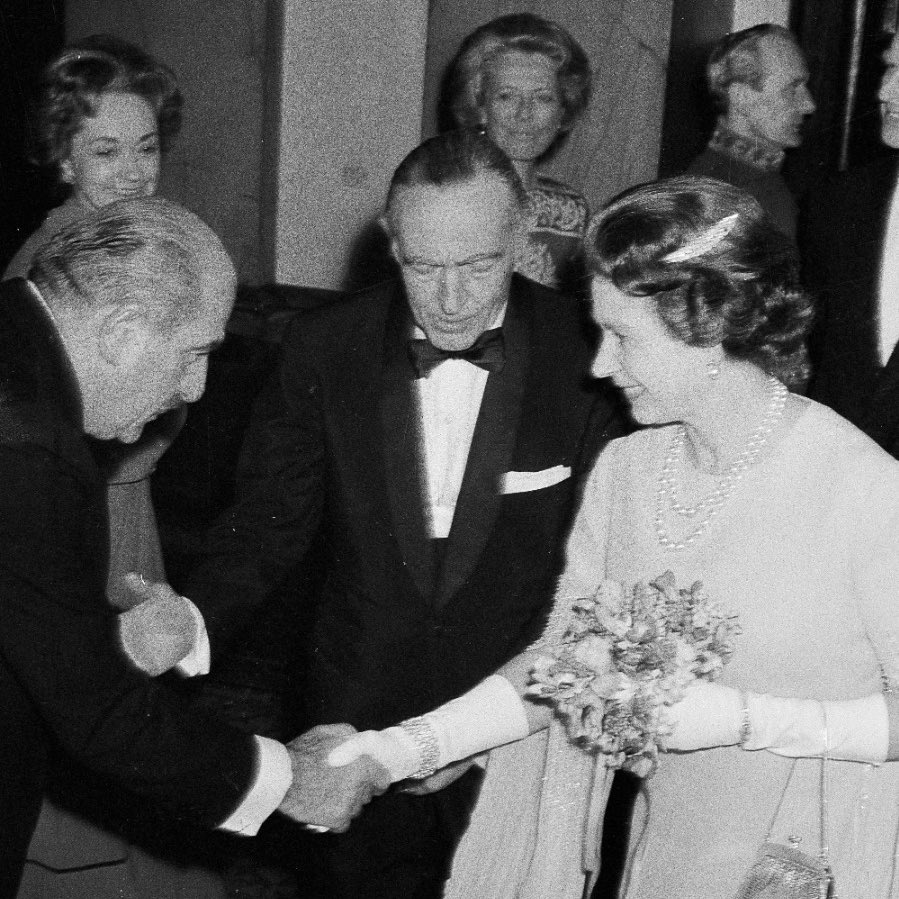 teatroallascala's tweet photo. Elisabetta II
1926 - 2022 https://t.co/nTgEn6f4kT