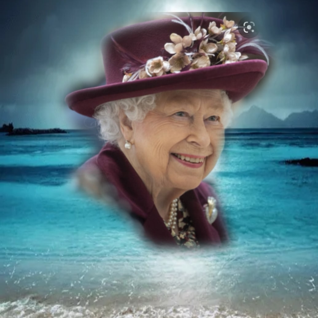 bianca_hadden's tweet photo. RIP Our Queen. Reigned for 70 years. We owe our all. God save the Queen 👑🙏🏼🤍 HM Queen Elizabeth II

#ripthequeen #thequeen #rip #dependable #dutiful https://t.co/d2e5UvX7Bo