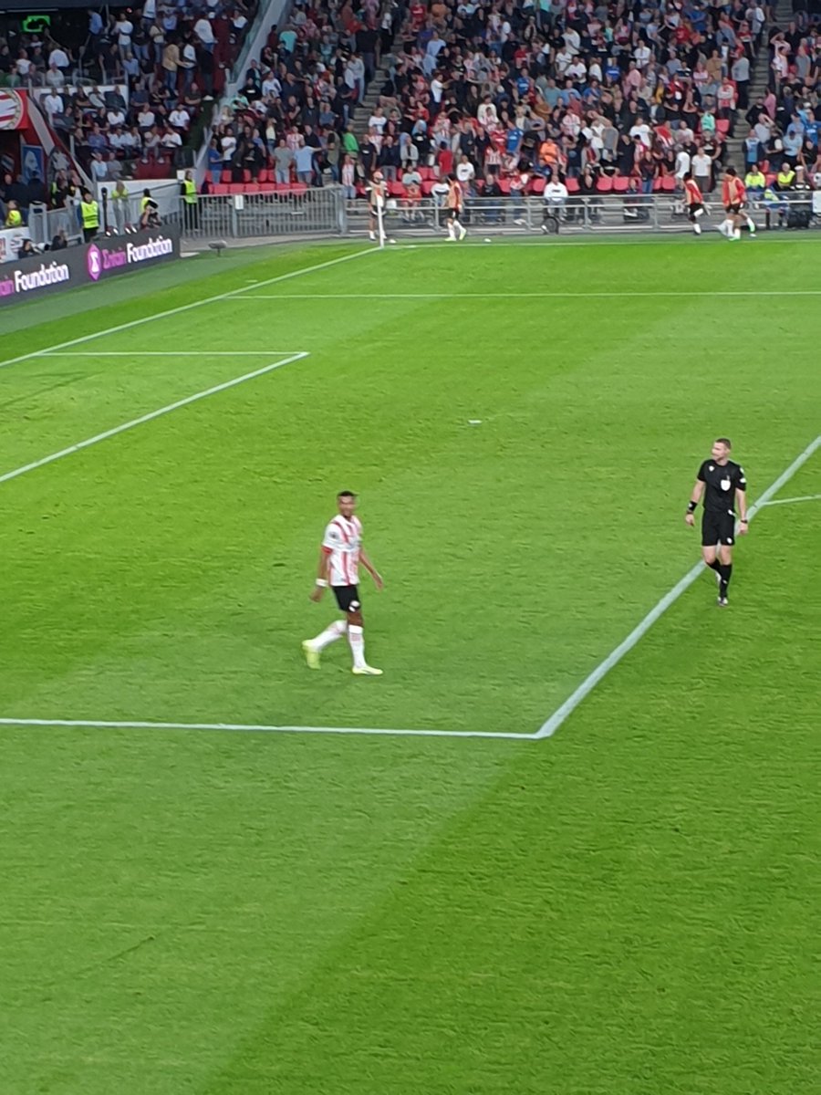 josgraaf1's tweet photo. 1-1 #PSVBOG https://t.co/3IIsDm4iOu