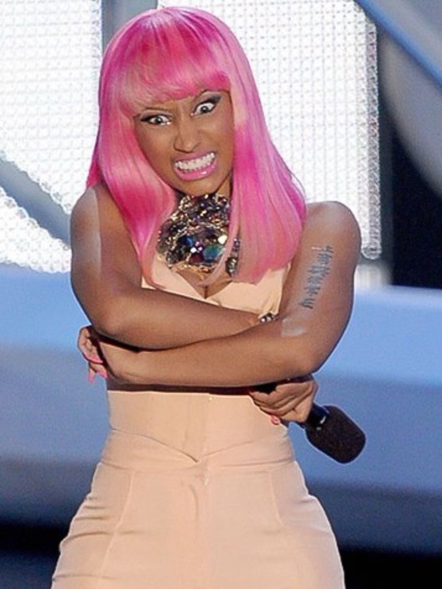 MermaidYanaj's tweet photo. “Roman’s back bitch! I fucked up your life last year this time, remember that? Remember that, bitch? … IM BAAAAAACCCKKKK” - @NICKIMINAJ #QueenMix #QueenRadio #RomansBack https://t.co/HdLPNLFEmc