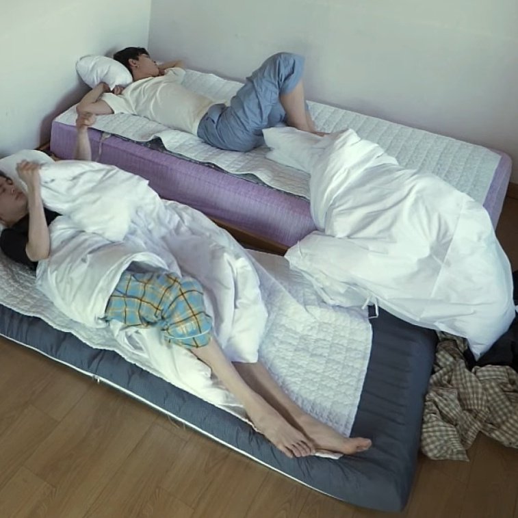 kpop feet on Twitter: "Enhypen jake feet more feeties (1/3) #jake #