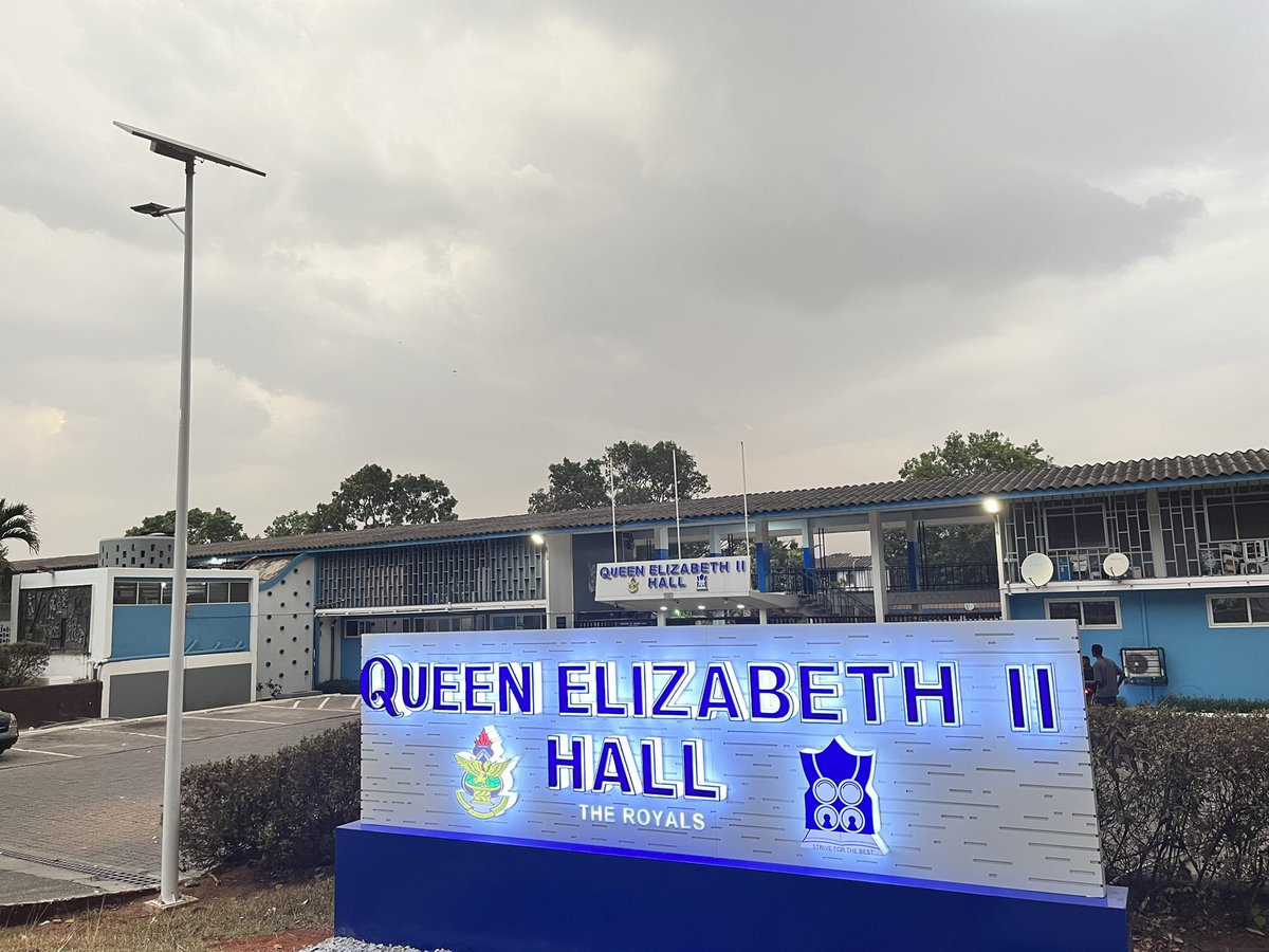 KNUST_Live's tweet photo. Message of love and hope to residents and alumni of Queen Elizabeth ll hall😎.

Your bridge has fallen💙🤍.

#KNUSTLive https://t.co/ElV6Uy5RXM