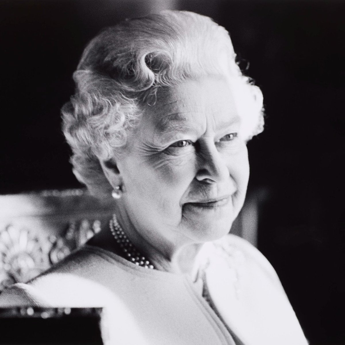 hullfcofficial's tweet photo. Hull FC are deeply saddened to learn of the passing of Her Majesty The Queen, Elizabeth II.

Our thoughts and condolences are with the entire Royal Family, and everyone around the world mourning the loss of Her Majesty. https://t.co/GLbz6YbpKV