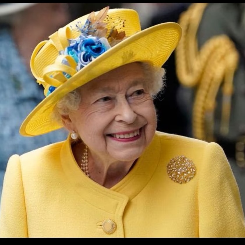 HeartSelby's tweet photo. A woman like no other has gone from us today. My heartfelt thanks to you for all your loyalty, love and service of our country, steadfast and true to the very end. Meg x https://t.co/BIUB1BV2Hk