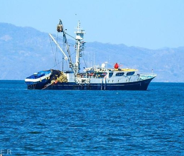 andres_brenes's tweet photo. Recuerdan lq embarcación Venezolana Taurus I que siempre apagaba el AIS para que no viéramos dónde pescaba al llevarse el #AtunTICO? Pues iba a ser investigada en #Colombia y extrañamente "prendió fuego @fecopcr https://t.co/xhLSBI0HbZ