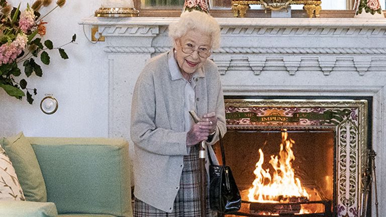 NeilSharkey2's tweet photo. So, so sad to here the passing of HM The Queen. An inspirational woman, a constant and an influence to billions the world over. This changing of the guard comes with the song sung through the ages - God save The King #queen #QueenElizabeth #TheKing https://t.co/uWTdRJwM6a
