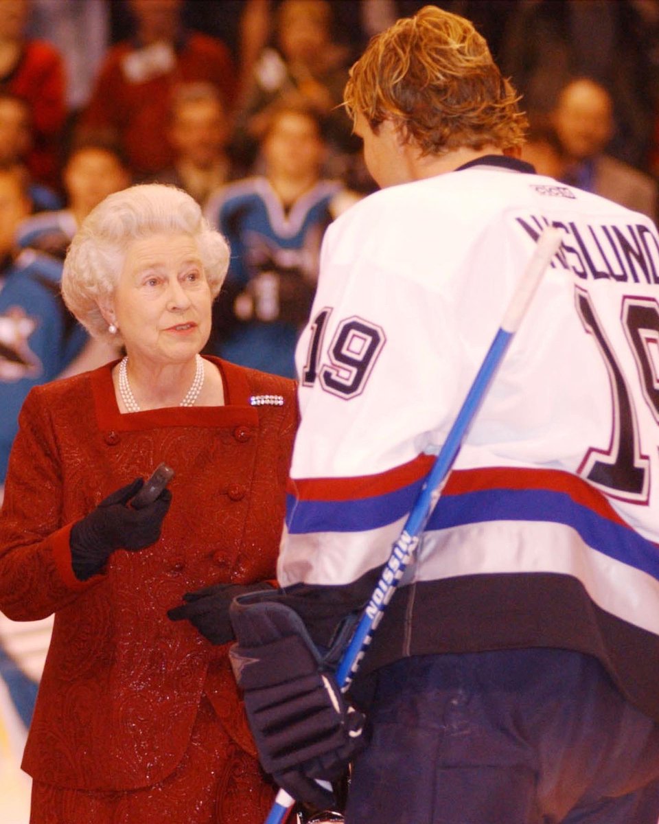 BarDown's tweet photo. Queen Elizabeth x Hockey. 

Rest In Peace, you will be missed. 🤍 https://t.co/HhtJiSnmkE