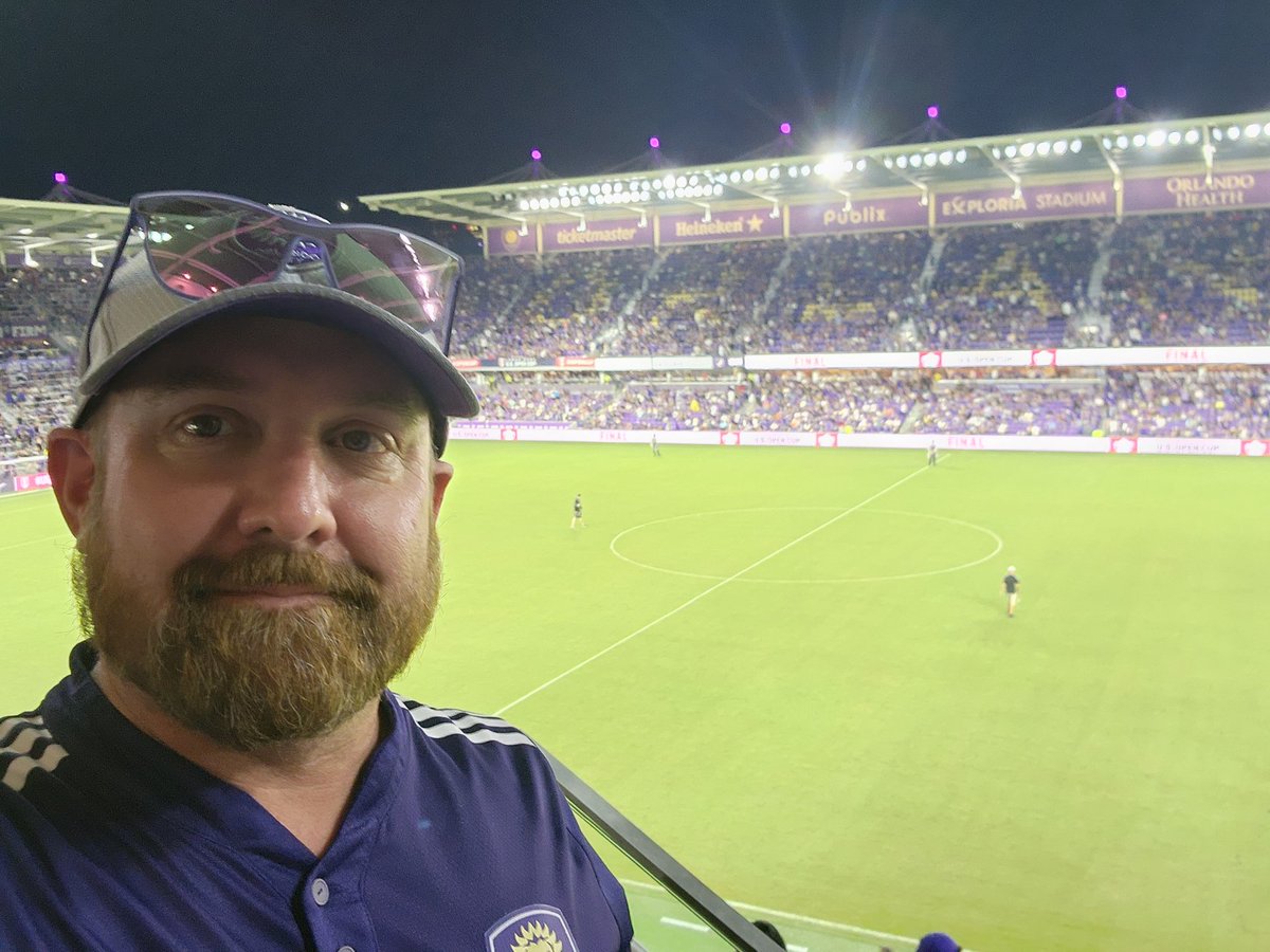 chznarles's tweet photo. @Tesho13 @AlmightBenji @opencup @tesho: had tacos at your spot today, to celebrate (thanks for the recco)! Me sporting your signed jersey last night! #twotimewinner https://t.co/yC7KkjZL7D
