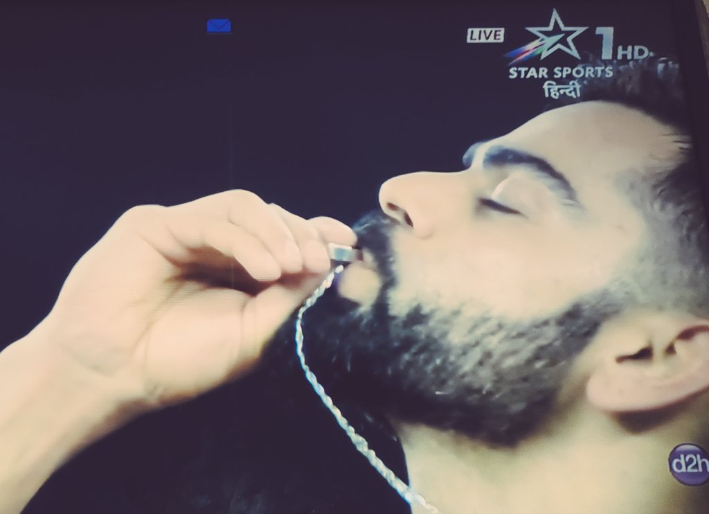 kumarkrishu7's tweet photo. King is always a king... #Kingkohli the draught has been ended by his maiden #T20I Century. Come On and see the Centurion boys #71thCentury. #AsiaCupT20 #ViratKohli #Weviratians https://t.co/i3i2szN4YP