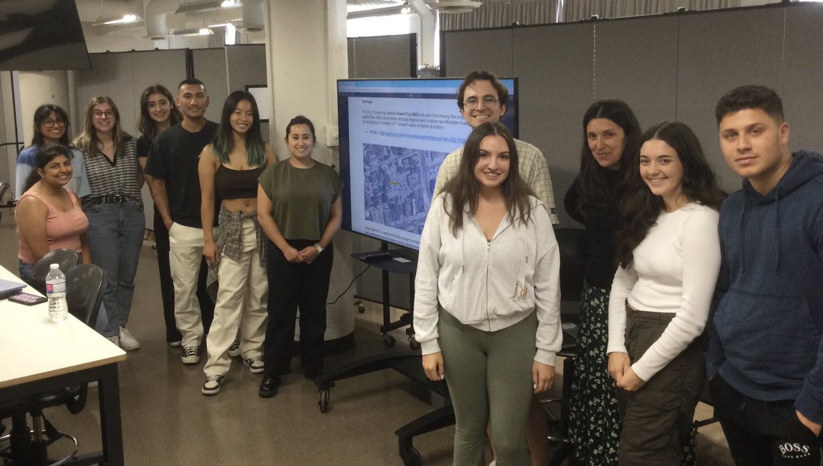 HousingNowTO's tweet photo. 4/ …great #BackToSchool kick-off meeting w/ our @TMUsurp Studio undergrad team today at @TorontoMet. Smart, young future-planners who will be working on a Green-P parking-lot surplus site to determine how to create a viable new #AffordableHousing redevelopment there in #TOPoli… https://t.co/uG6XtU6KBg