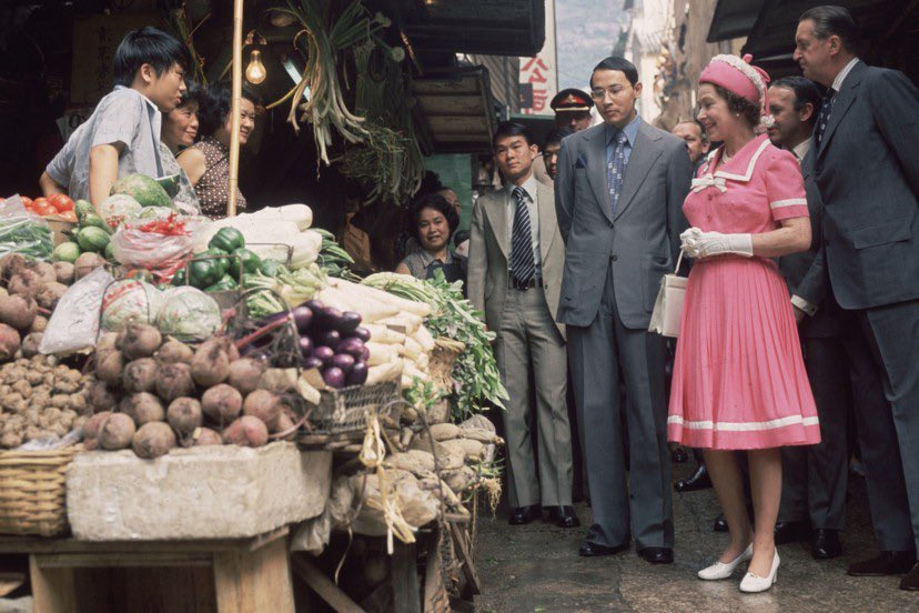 HK_Connect_UK's tweet photo. Some images of the late Elizabeth II’s 1975 visit to Hong Kong. https://t.co/48aVMWCSNY