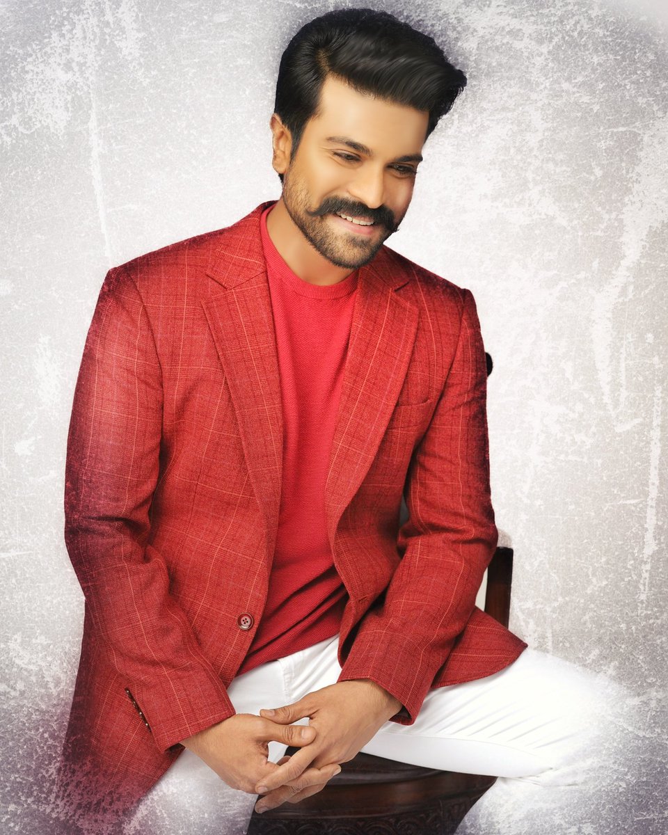 NaniRc15's tweet photo. Anna Smile 😊
@AlwaysRamCharan
#wallpaperStuff
#RC15
#RC16
#ManOfMassesRamCharan https://t.co/SWsMvsGFAA