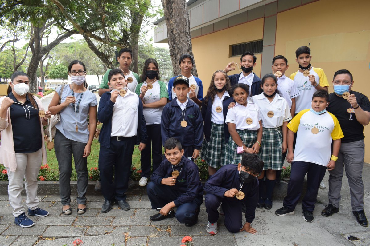 #ATENCIÓN | Hoy #FIEC tuvo invitados especiales. Más de 40 niños 👧🏽🧒🏻👩🏻👦🏼 de Young Living Ecuador y de la Fundación Mercy´s Hands 👏 se divirtieron con el videojuego “Mi Bosque 3D” creado por estudiantes de #FIEC.