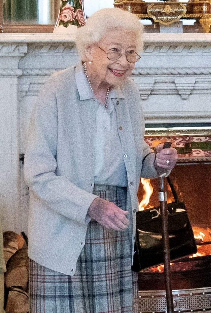 AnnemarieRob's tweet photo. RIP our wonderful Queen Elizabeth https://t.co/We5NNKjQnr