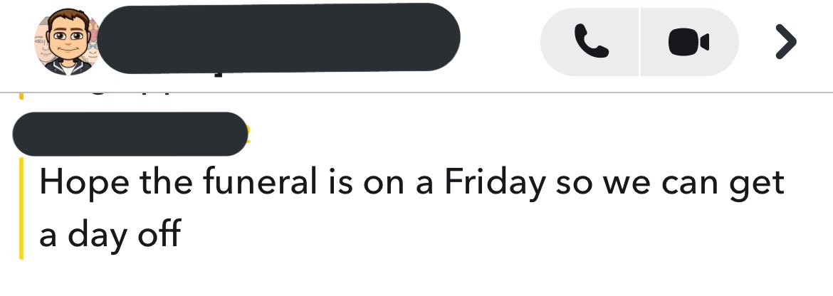 JoePerrin11's tweet photo. My American friends reacting to the queen’s death vs my British friends https://t.co/Q1jLRNjGjA