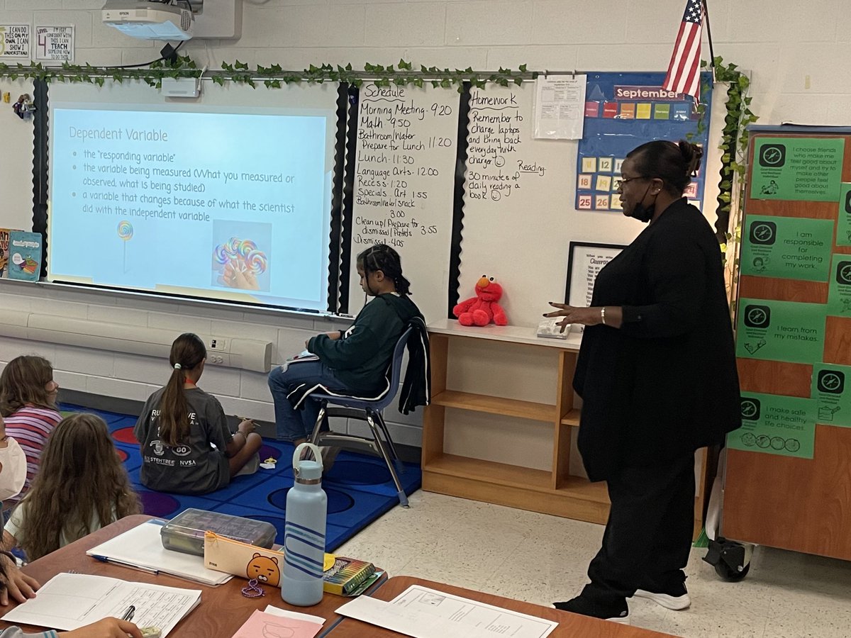 Erin Lear tweet media