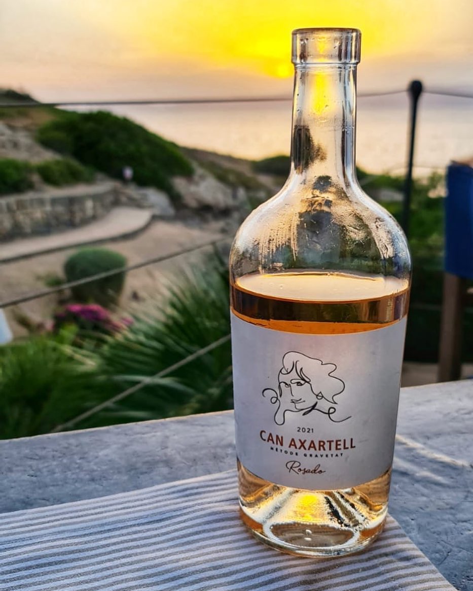 CanAxartell's tweet photo. Views like these are perfect for a glass of Rosado!

Where was the last place you enjoyed this wine?

📸 agustimascaro (IG)

#CanAxartell https://t.co/ZEVcZ7Wvnh