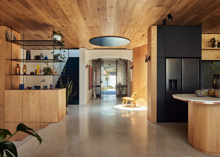 SalSRealtor's tweet photo. The #modern features throughout this house are must-sees. #homestyle  https://t.co/oZ2iBMQCsY https://t.co/bKBAvraNCP