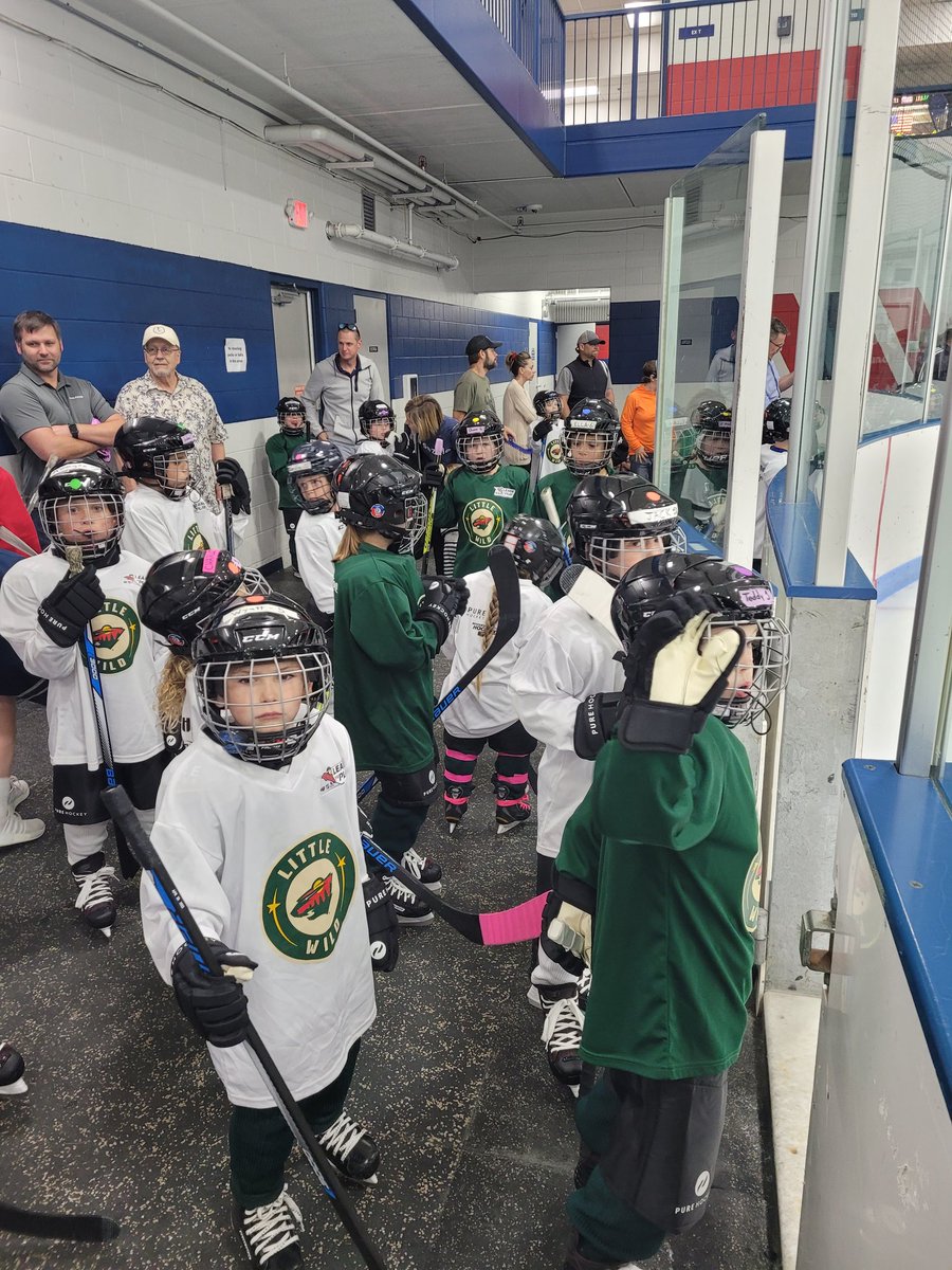 MrPuttMN's tweet photo. Thanks @mnwild for the great #littlewild camp. Drove from Farmington to New Hope for the clinic. And thanks @PureHockey for his new gear! @FarmingtonFYHA getting ice time where ever we can. Wish we had this at #schmak https://t.co/RMxyWULmiM