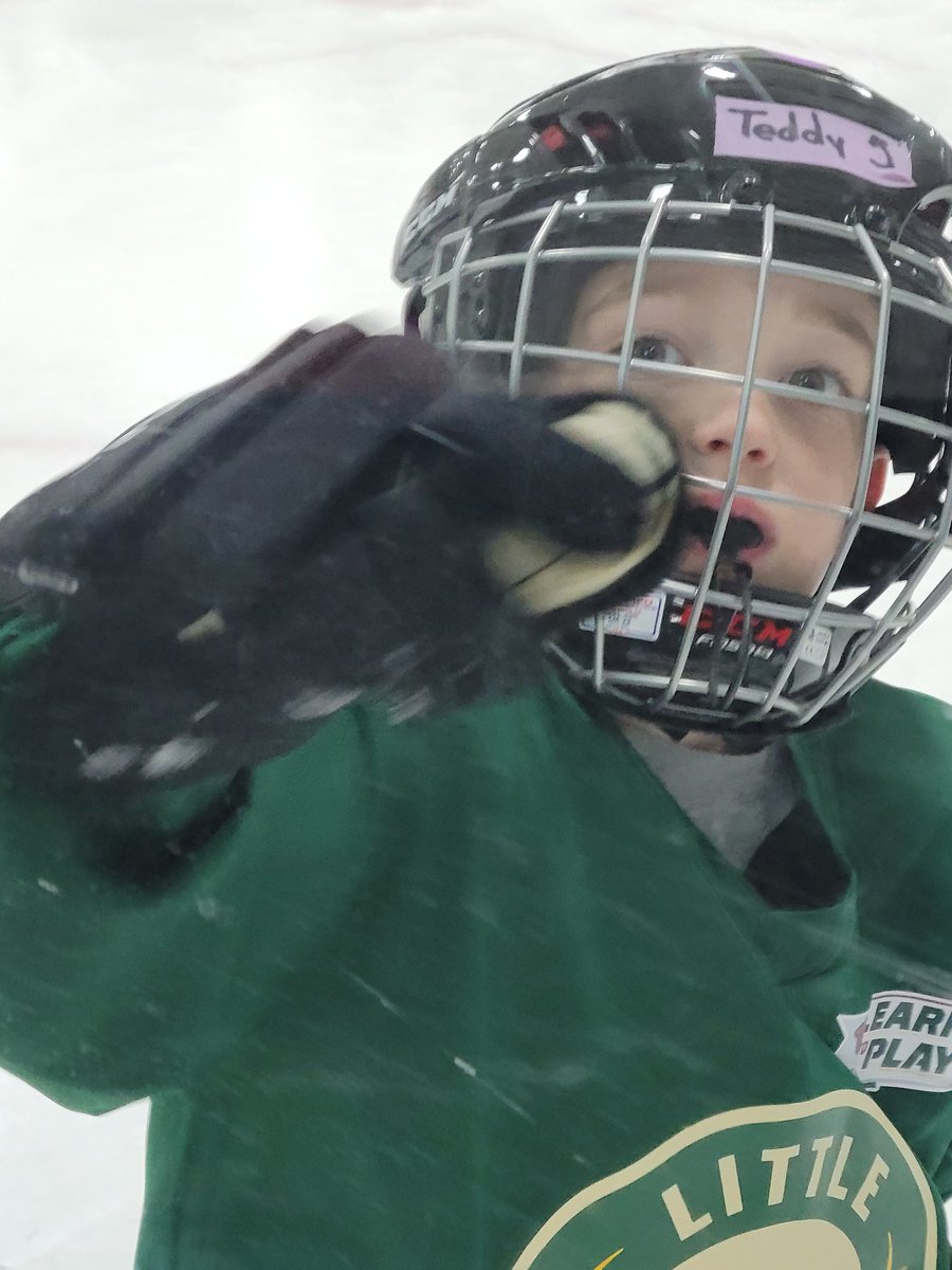 MrPuttMN's tweet photo. Thanks @mnwild for the great #littlewild camp. Drove from Farmington to New Hope for the clinic. And thanks @PureHockey for his new gear! @FarmingtonFYHA getting ice time where ever we can. Wish we had this at #schmak https://t.co/RMxyWULmiM
