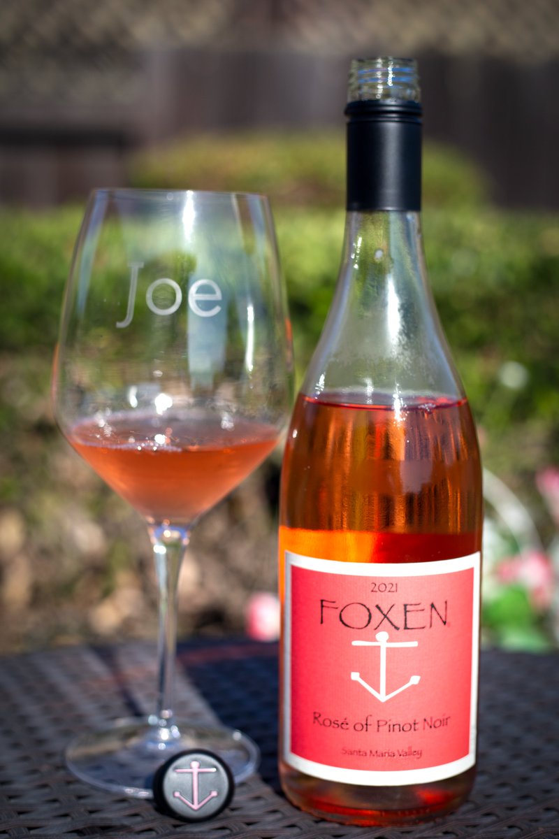 It's #PinkSociety party night #98 with @foxenwinery. I'm pregaming with their crisp, and perfect for this hot weather, Santa Maria Valley rosé of pinot noir. It's a Nautical theme tonight so join us in an hour to find out more! Cheers! 🍷 @_drazzari @boozychef @amy_oosterhouse