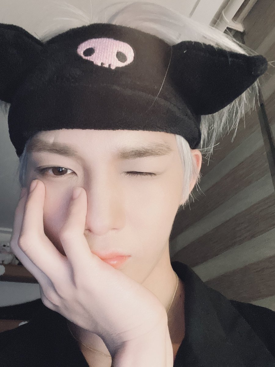 ClXTWT_'s tweet photo. · ⠀ ¿   ⠀(   ⠀𝗔𝗺𝗮   ⠀)   ⠀ ne   ⠀♡͟     ⠀𝐧𝐞𝐰   ⠀🍓   ⠀əve𝕟𝕥

Me desperté unicamente para disfrutar del  #𝑚itsuki𖤣𖥧𝚚ueendom y por supuesto poner en repeticion #キティ·𝑡unes, tremendo rolon que no voy a dejar de escuchar por el resto de mi vida! https://t.co/ZbuordMeUx