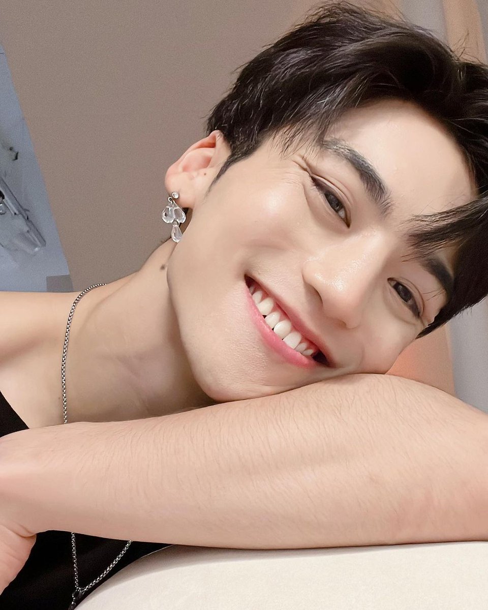 LISTENUP_ARG's tweet photo. 22.7.2022/Instagram]💚 Actualización de Beomhan: 

"Gracias chicas/os por todo su apoyo hasta ahora~ Las/os amo a todas/os hasta la luna y de vuelta💕" 

•[𝘾𝙧𝙚𝙙𝙞𝙩.: Ig: mont_arena]
•[Traducido por: Listen Up! - Argentina]

#BEOMHAN #범한 #mont_arena #montarena https://t.co/De1HFYJSfb