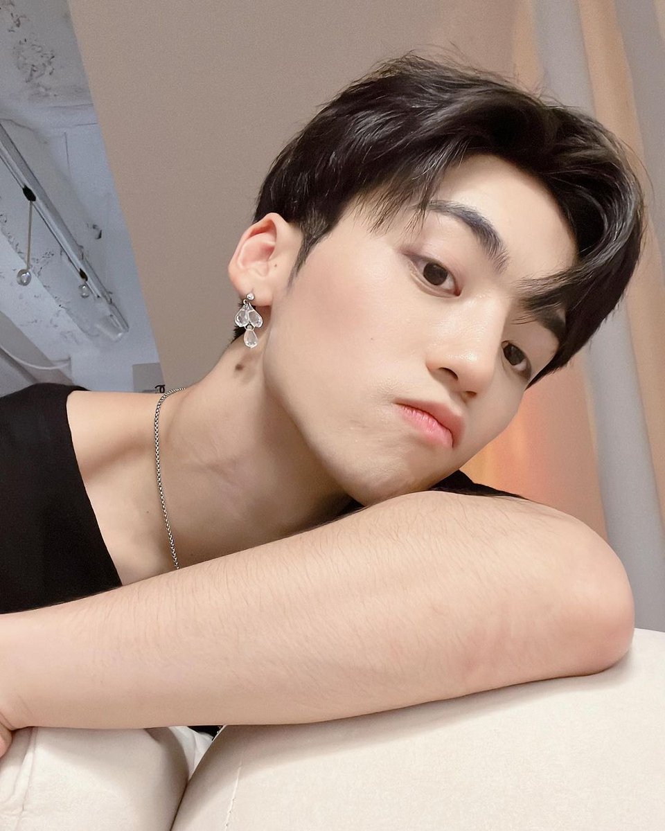 LISTENUP_ARG's tweet photo. 22.7.2022/Instagram]💚 Actualización de Beomhan: 

"Gracias chicas/os por todo su apoyo hasta ahora~ Las/os amo a todas/os hasta la luna y de vuelta💕" 

•[𝘾𝙧𝙚𝙙𝙞𝙩.: Ig: mont_arena]
•[Traducido por: Listen Up! - Argentina]

#BEOMHAN #범한 #mont_arena #montarena https://t.co/De1HFYJSfb