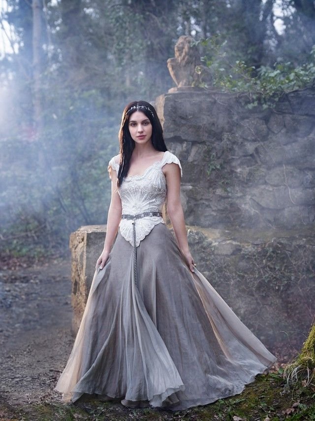 LizWelf's tweet photo. The dresses: https://t.co/2qSZZqPiVy