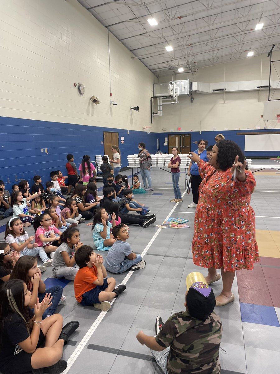 Karlet777's tweet photo. Family and Community Engagement Night! @crenshawcubs @ChannelviewISD https://t.co/zX8HCEI7ET