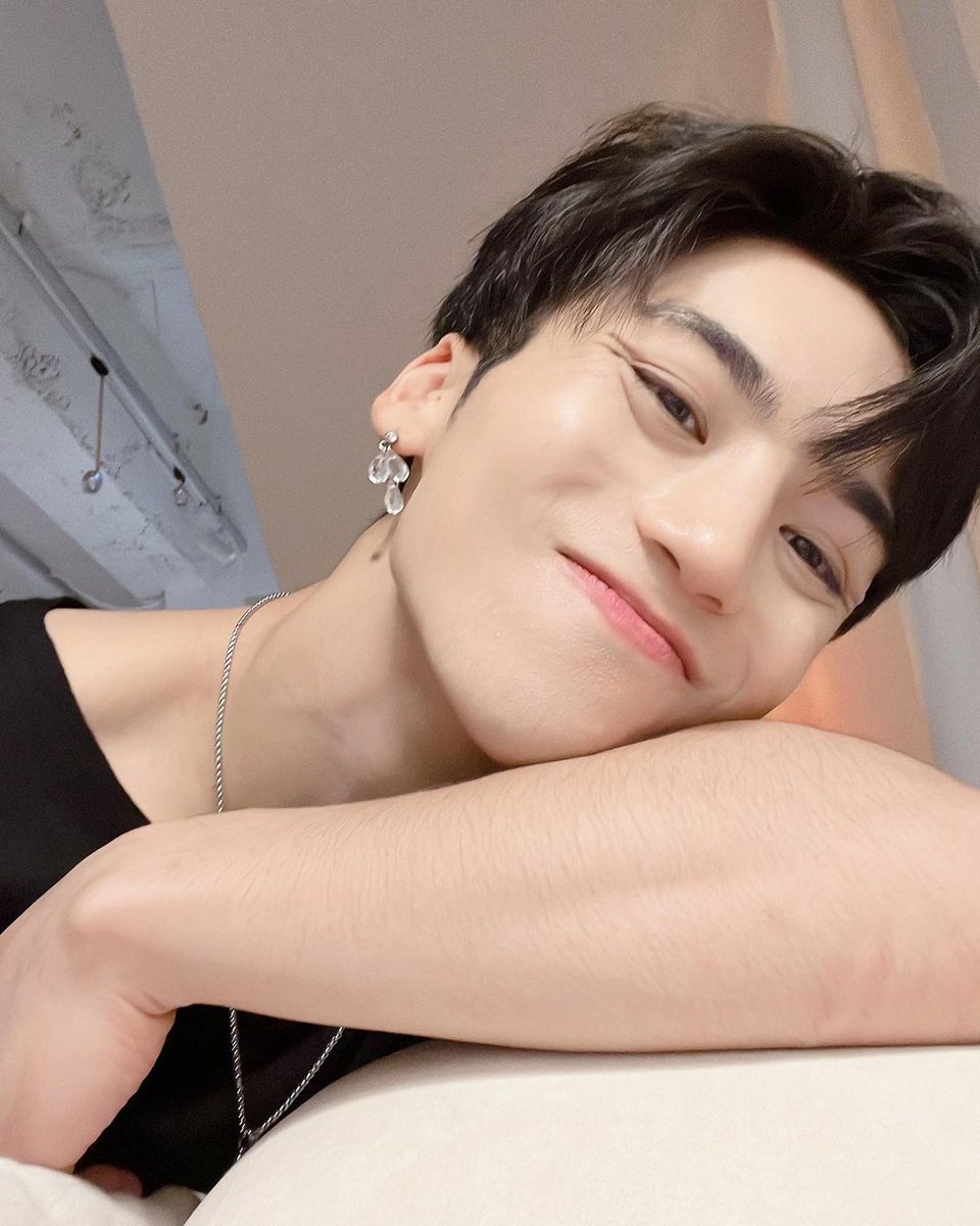 LISTENUP_ARG's tweet photo. 22.7.2022/Instagram]💚 Actualización de Beomhan: 

"Gracias chicas/os por todo su apoyo hasta ahora~ Las/os amo a todas/os hasta la luna y de vuelta💕" 

•[𝘾𝙧𝙚𝙙𝙞𝙩.: Ig: mont_arena]
•[Traducido por: Listen Up! - Argentina]

#BEOMHAN #범한 #mont_arena #montarena https://t.co/De1HFYJSfb