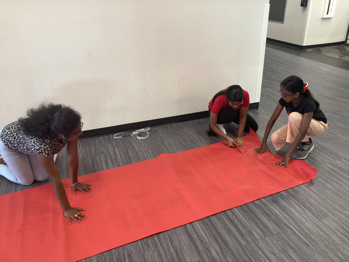 Cmalone3's tweet photo. ๐ค ๐ค ๐
West Stu Co prepping for HOCO!
#feartheboot #westfam
@bakermath1
@CMSWestWrangler
@stuco_coppell https://t.co/9JgYkmuGsR