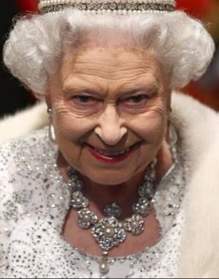 Iovermarvel's tweet photo. I wonder what Princess Diana and Queen Elizabeth are talking about right now😭 #PrincessDiana #QueenElisabeth https://t.co/RxWr8IhEAv