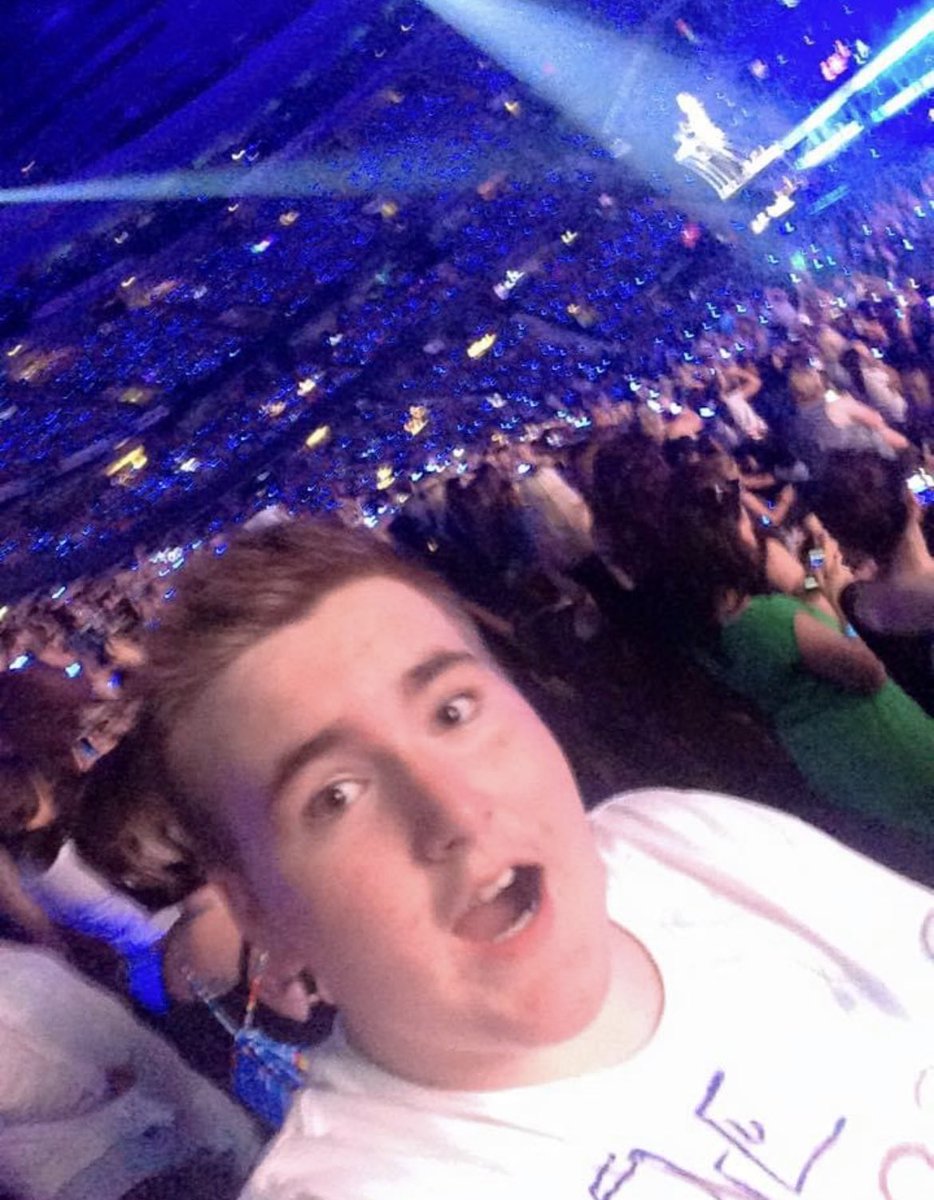 repuNathan13's tweet photo. @taylornation13 #1989TourOttawa -> #repTourToronto -> #TIFF22??? If you had a spot left for a little swiftie like me, I would be immensely grateful!! you have NO idea besties 💖💖 early 22 bday gift?? #AllTooWellTheShortFilm @TIFF_NET @taylorswift13 https://t.co/Gm1wGQP6kS