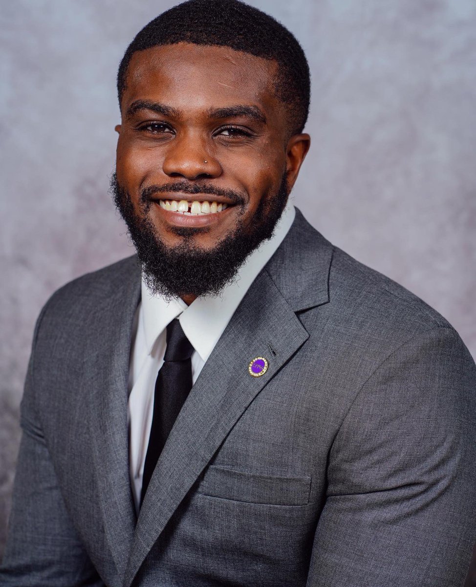 #MedTwitter so happy to be applying into pediatrics this year. My name is Ji’Vone “J.J.” Freeman and I am a M4 at Howard University College of Medicine. I am from Chicago, IL. Can’t wait to meet my future colleagues. Looking forward to taking care of the kids! #pedsmatch2023