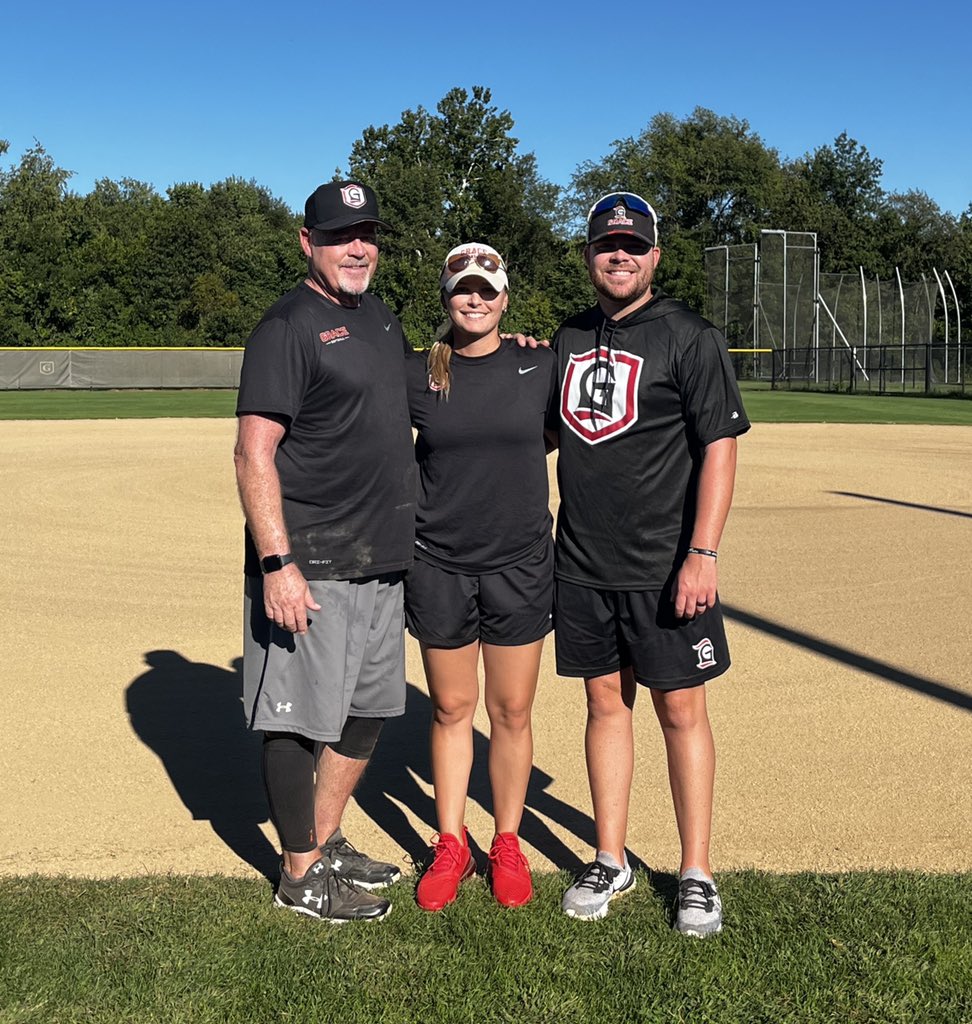 sam_coolen's tweet photo. It’s been a great week having my FIL out to visit! @UHawaiiSoftball ❤️

Great experience for our girls as well @GC__Softball 🥎 https://t.co/qLXbL9INuT