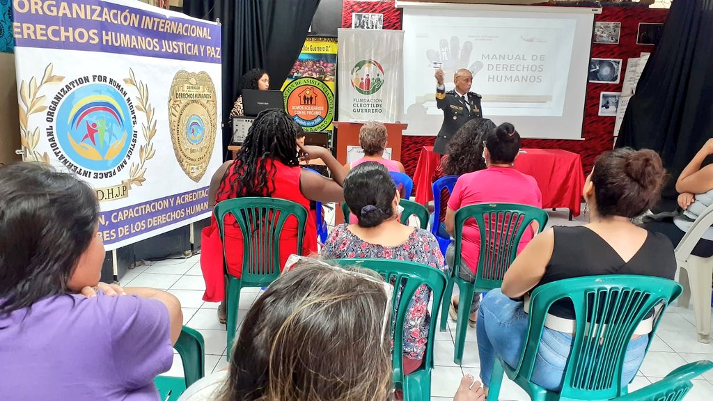 JimmySimisterra's tweet photo. En @fcleoguerrero realizamos un taller sobre la historia de los Derechos Humanos y la responsabilidad del estado sobre los derechos ciudadanos. Taller impartido por el Abg. Ismael Franco - Presidente de la Organización Internacional en defensa de los Derechos Humanos. https://t.co/yeSTccWfFc