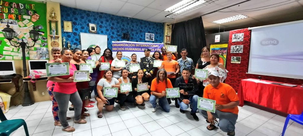 JimmySimisterra's tweet photo. En @fcleoguerrero realizamos un taller sobre la historia de los Derechos Humanos y la responsabilidad del estado sobre los derechos ciudadanos. Taller impartido por el Abg. Ismael Franco - Presidente de la Organización Internacional en defensa de los Derechos Humanos. https://t.co/yeSTccWfFc